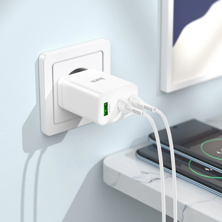 Szybka ładowarka sieciowa Hoco N33 35W (2xUSB-C + USB-A) – biała