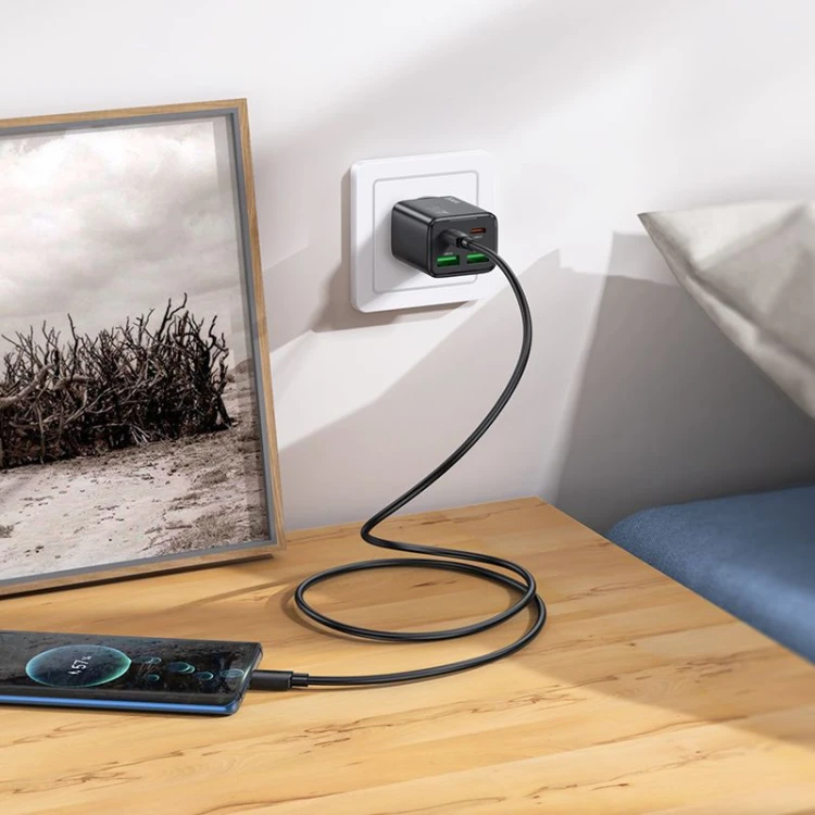 Multifunkcyjna ładowarka sieciowa Hoco N56 30W (2xUSB-C + 2xUSB-A) + kabel USB-C do USB-C 1m – czarna