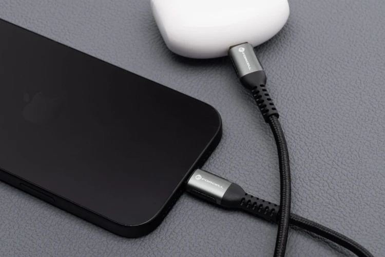 Ekstremalnie mocny kabel USB-C do USB-C Forcell F-Energy Cafule 240W PD – 2 m – Czarny