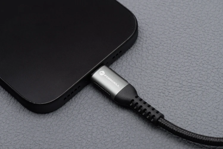 Ekstremalnie mocny kabel USB-C do USB-C Forcell F-Energy Cafule 240W PD – 2 m – Czarny