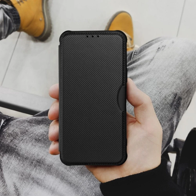 Etui z klapką do iPhone 11 Razor Book Karbonowe Czarne