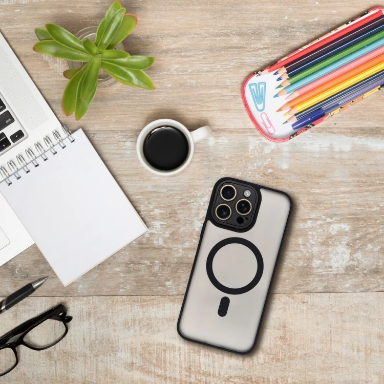 Etui do iPhone 11 Variete Mag Cover MagSafe Czarne ze Szkiełkami