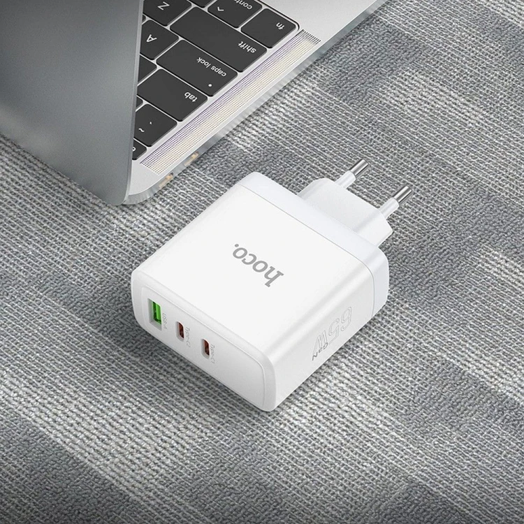Szybka ładowarka sieciowa Hoco N30 GaN 65W (2xUSB-C + USB-A) – biała