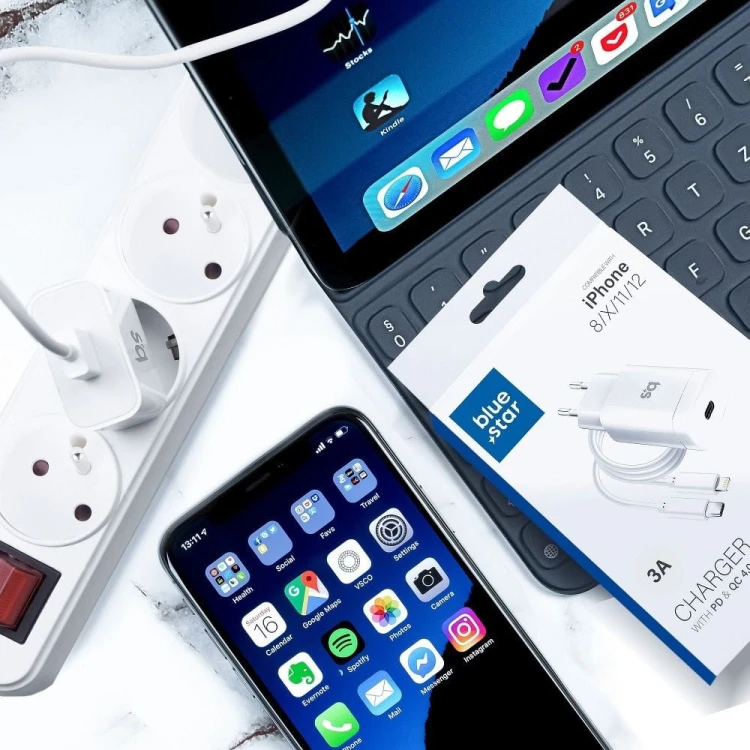 zybka ładowarka sieciowa Blue Star 18W USB-C PD QC4.0 Kabel Lightning Biała