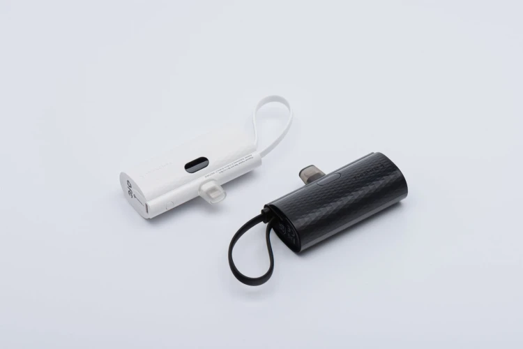 Kieszonkowy powerbank ze złączem Lightning Forcell F-Energy Power Plug F5K3 5000 mAh PD 20W – Czarny