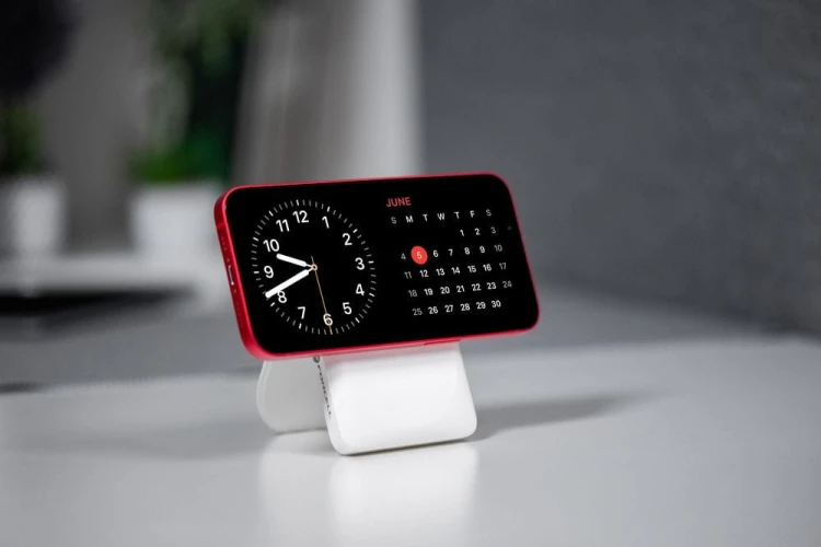 Powerbank z MagSafe i podpórką Forcell F-Energy MagStand F10K2 10000 mAh PD 20W QC 3.0 – Biały