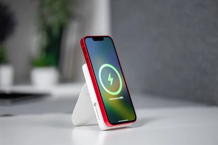 Powerbank z MagSafe i podpórką Forcell F-Energy MagStand F10K2 10000 mAh PD 20W QC 3.0 – Biały