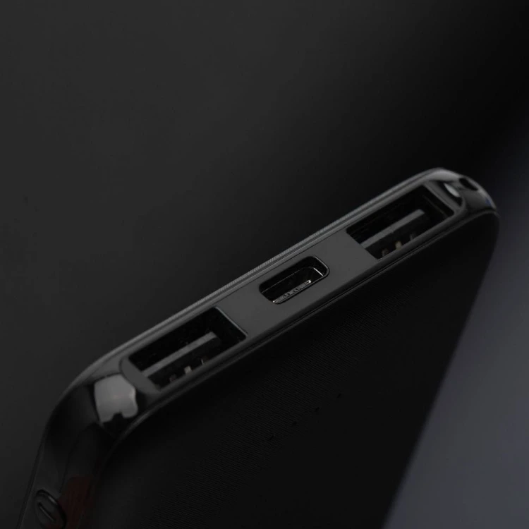 Kompaktowy i smukły powerbank Blue Star W0539 5000 mAh 2A z kablem USB-C – Czarny